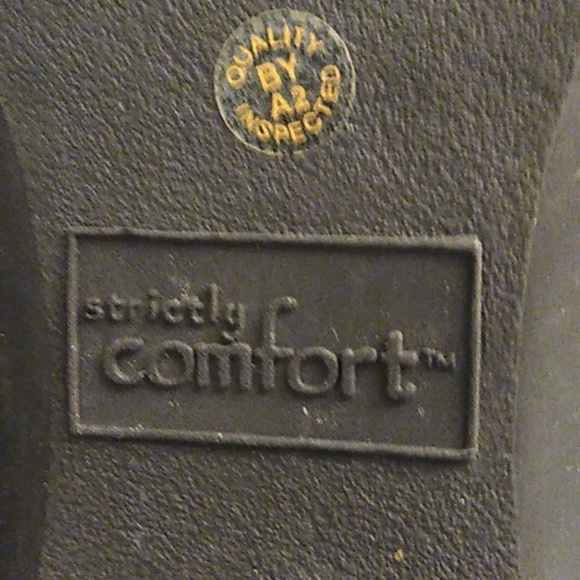 STRICTLY COMFORT SUEDE LEATHER UPPER, RUBBER SOLE, WALKING ATHLETIC SHOE - Picture 8 of 11